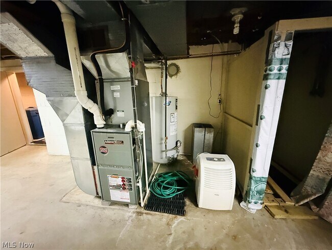 Building Photo - 1602 Logan Ave NW