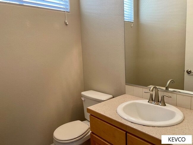 Building Photo - Stunning Home In Rigden Farms