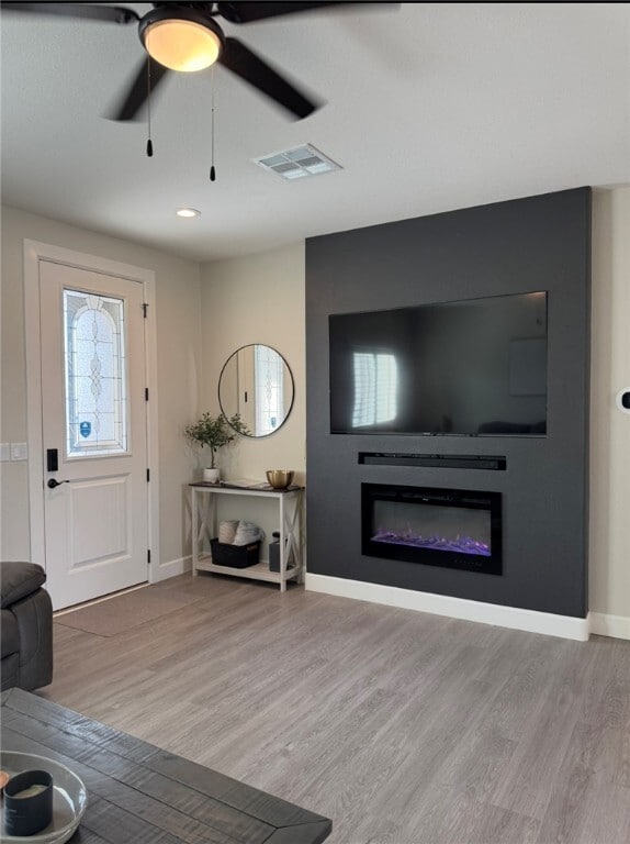 Building Photo - 3471 Sunglow Dr