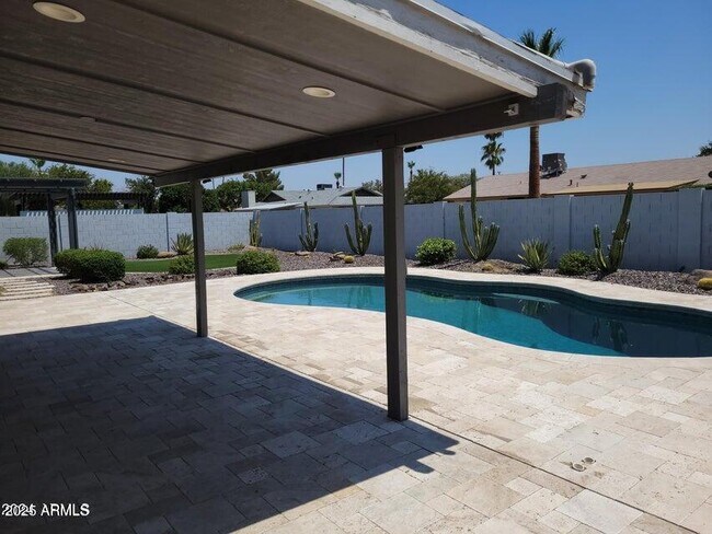 Building Photo - 2821 E Cortez St