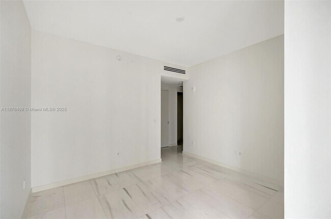 Building Photo - 300 Biscayne Blvd Way