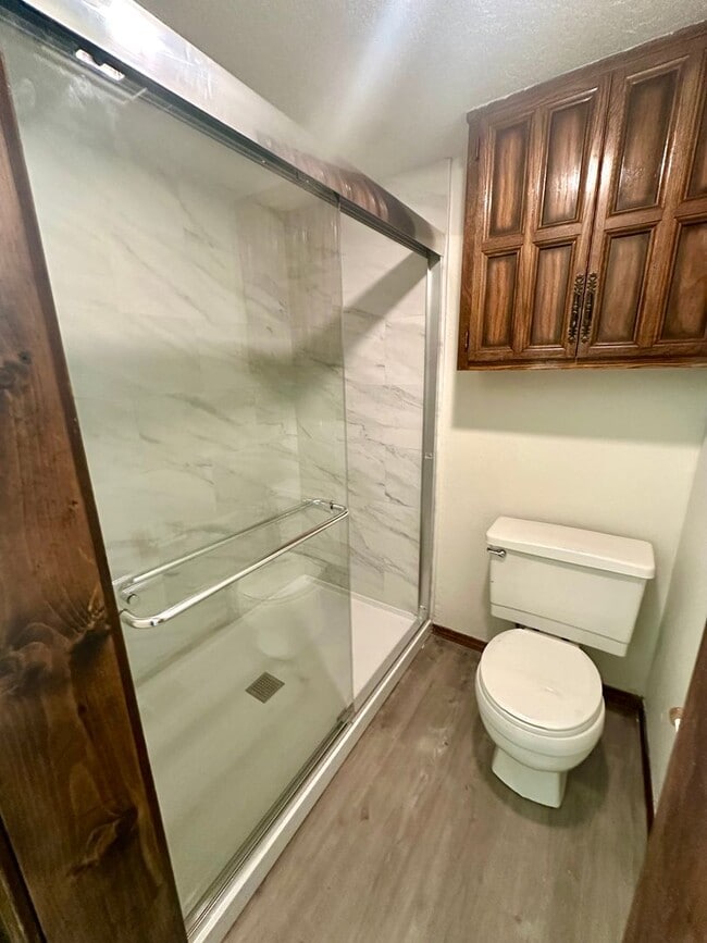 Building Photo - Spacious 3 Bedroom, 2 Bath Home!  Don't Mi...