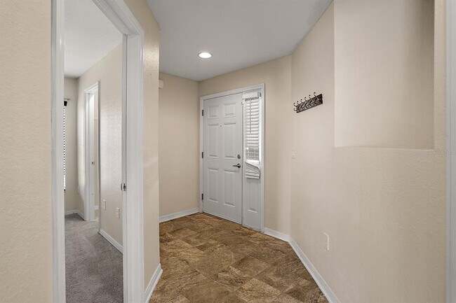 Building Photo - 581 Greenshank Dr