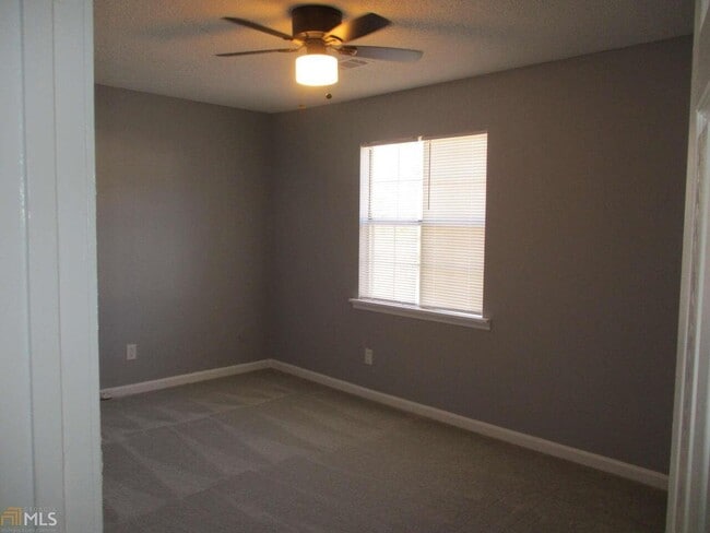 Building Photo - 2255 Ramblewood Cir