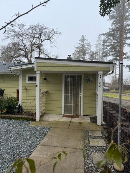 Building Photo - 2000 Lampman Rd