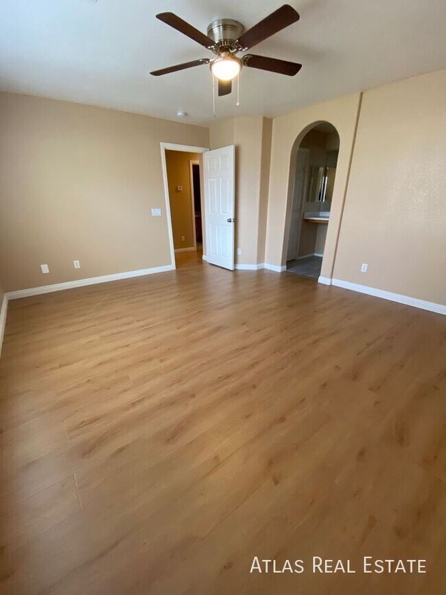 Building Photo - 5345 N Santa Fe Heights St