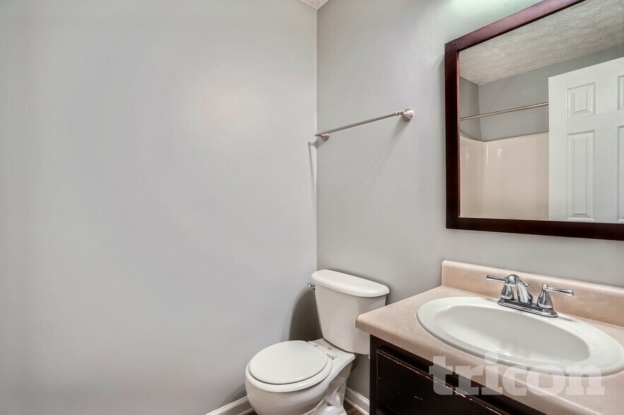 Building Photo - 210 Pebble Creek Dr