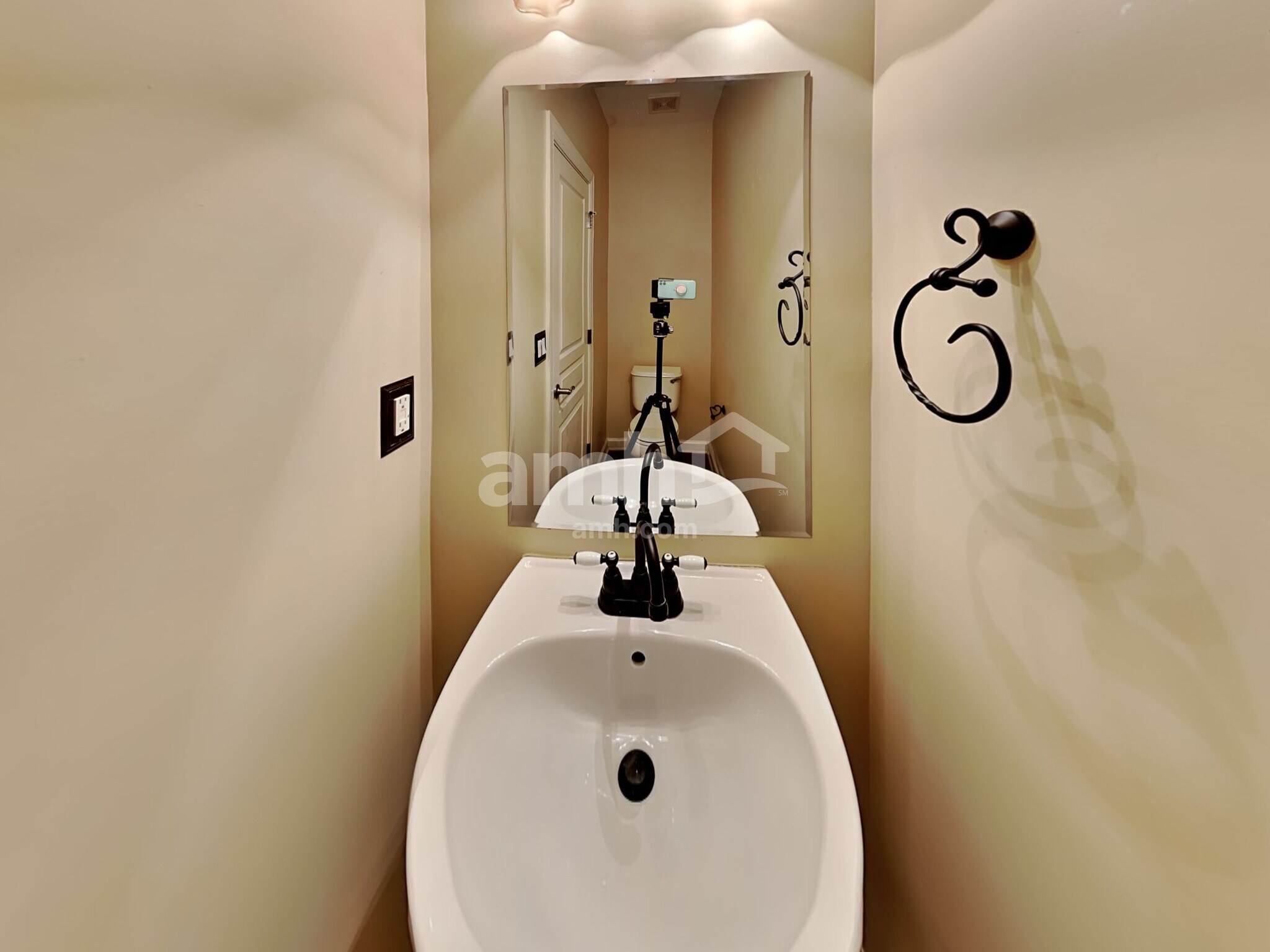 Building Photo - 7860 Keepsake Ln