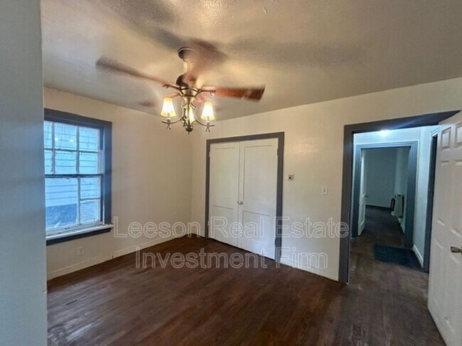 Building Photo - 3407 Lillian St