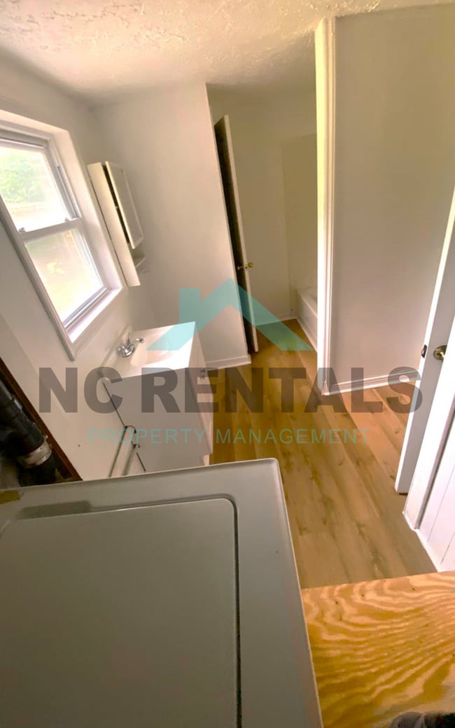 Building Photo - 730 Motor Rd