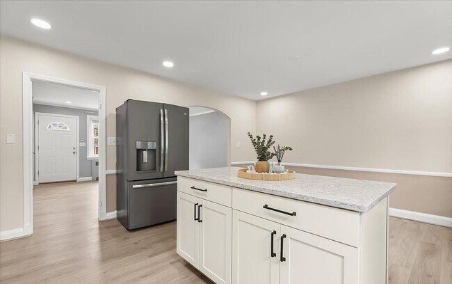 Building Photo - Updated 3BR Catonsville Townhome | Rear Parking + Deck