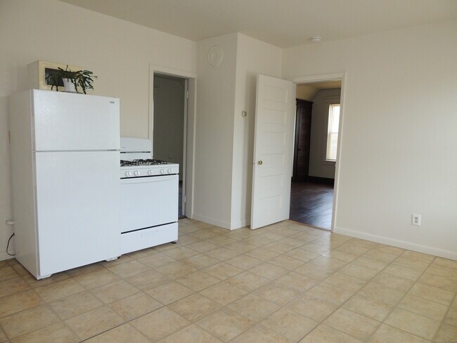 Building Photo - 125 Wilson St