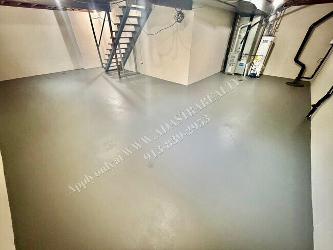 Building Photo - 6622 W 149th Terrace