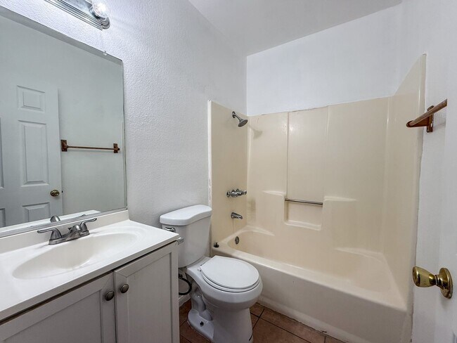 Building Photo - 73407 Sunnyvale Dr