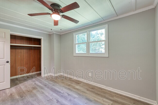 Building Photo - 168 Cherokee Cir