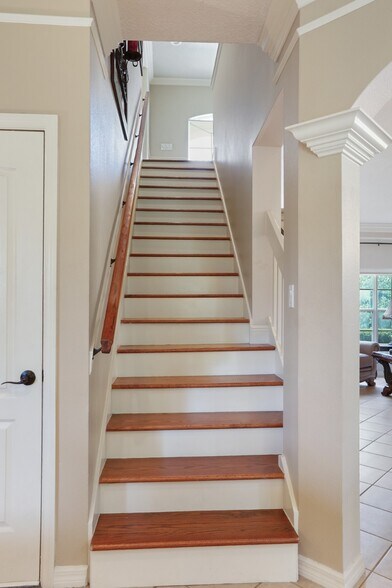 Building Photo - 124 Spring Glen Dr