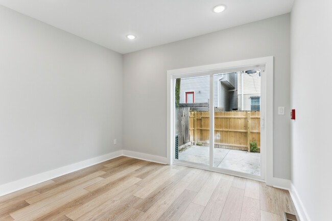 Building Photo - 1909 E Huntingdon St