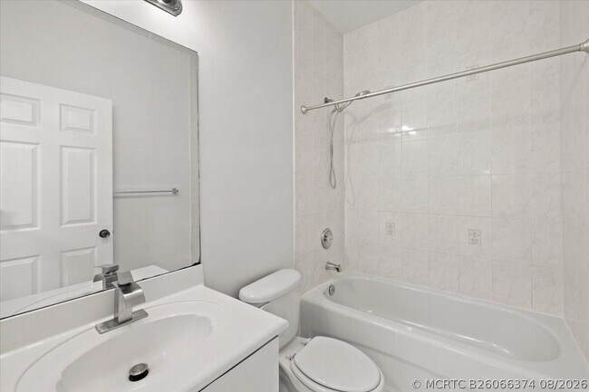 Building Photo - 4962 Leeward Ln