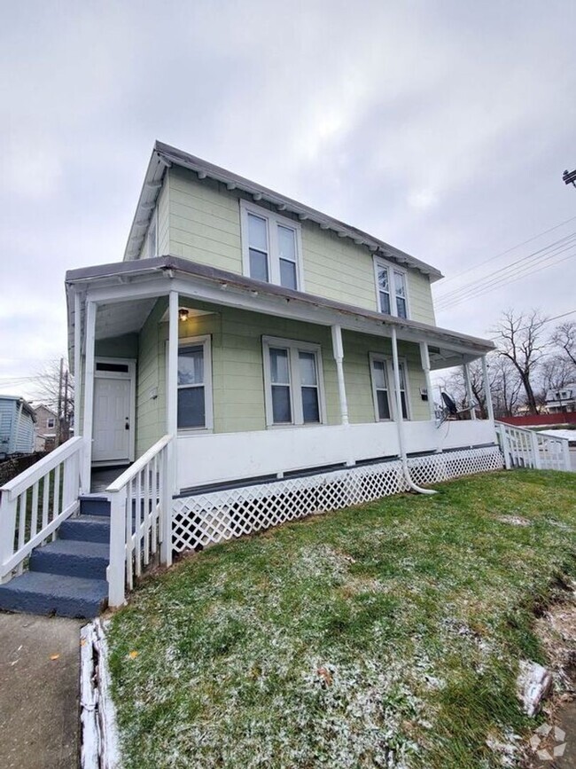 Building Photo - 164-166 S CYPRESS AVE