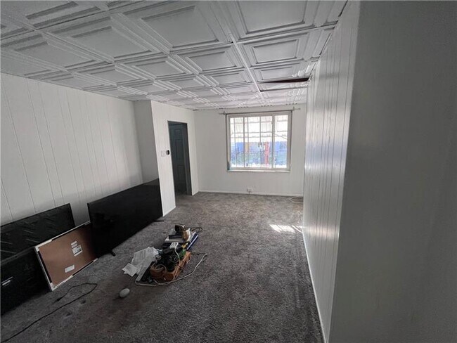 Building Photo - 73 S 16th St