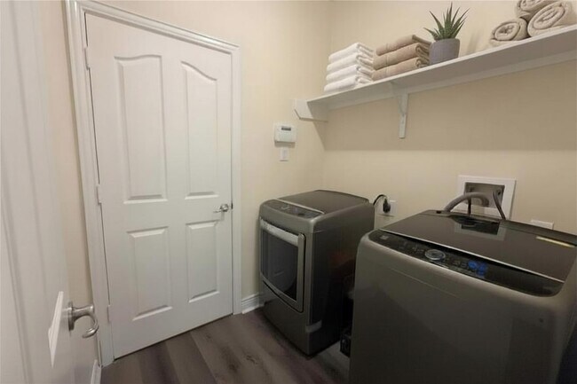 Building Photo - 810 Sand Crab Ln