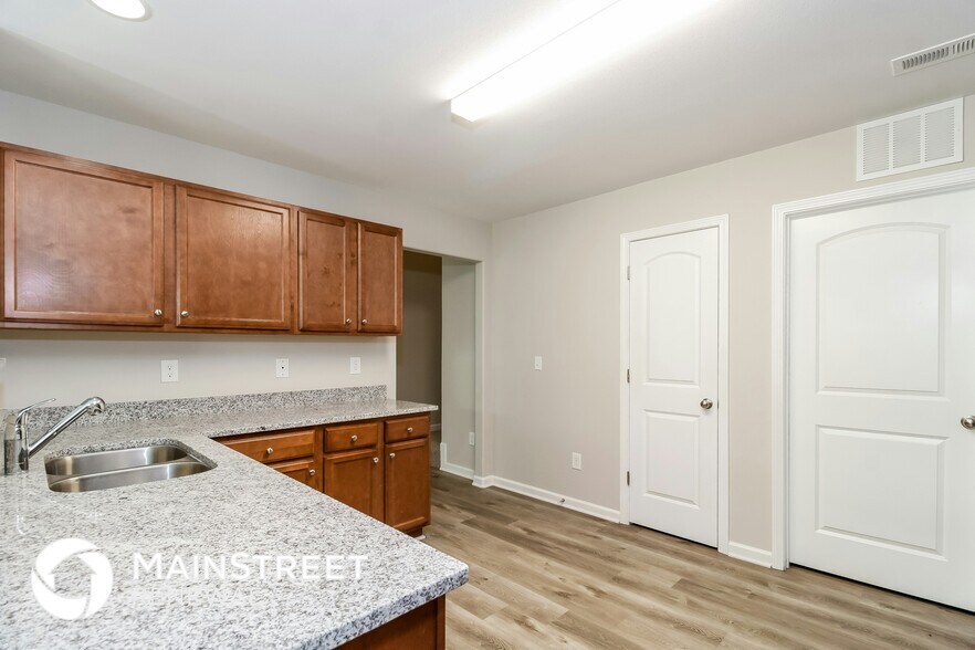 Building Photo - 2056 Bethany Trace Ln