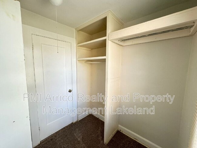 Building Photo - 115 8th St SE
