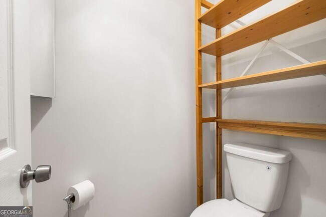 Building Photo - 529 Eastland Dr