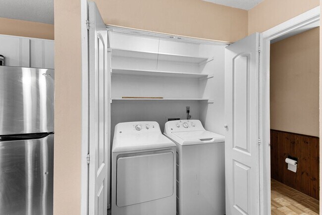 Building Photo - Spacious 2 Bedroom, 1.5 Bath Townhome in Greeley!