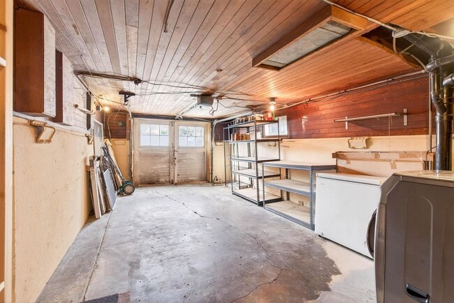 Building Photo - Vintage 3-bdrm/1-bdrm Alameda charmer—Many updates, large yard w/deck & raised beds