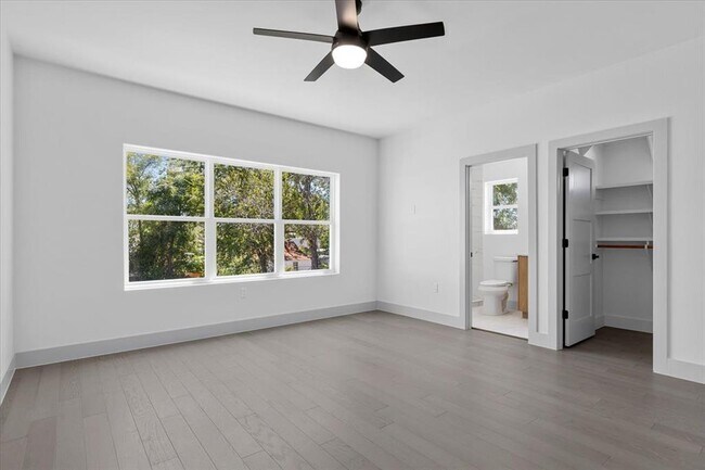 Building Photo - 1409 Emile St