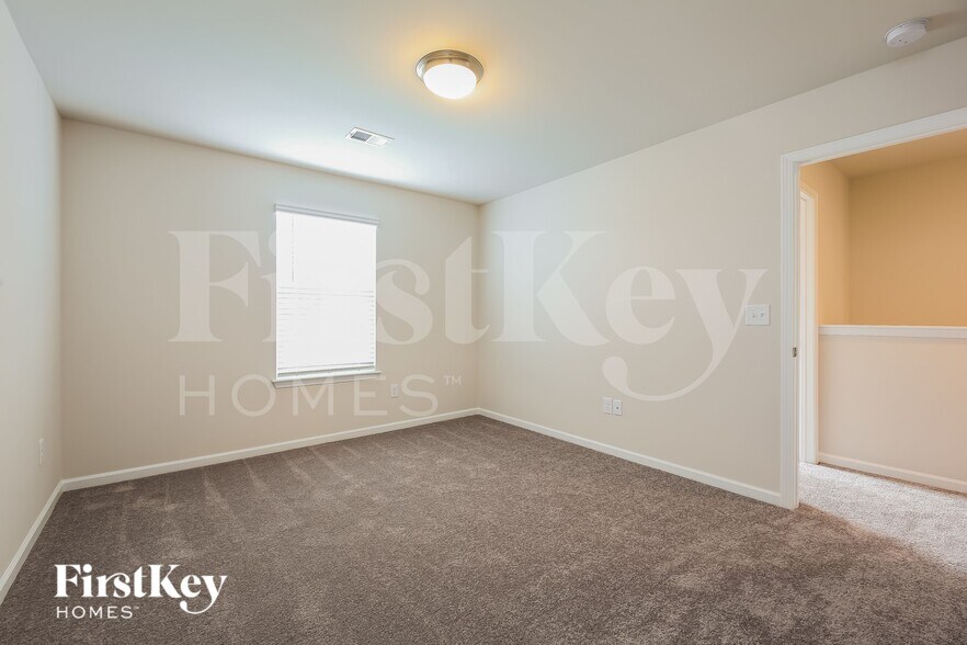 Building Photo - 1000 Mission Hill Ln