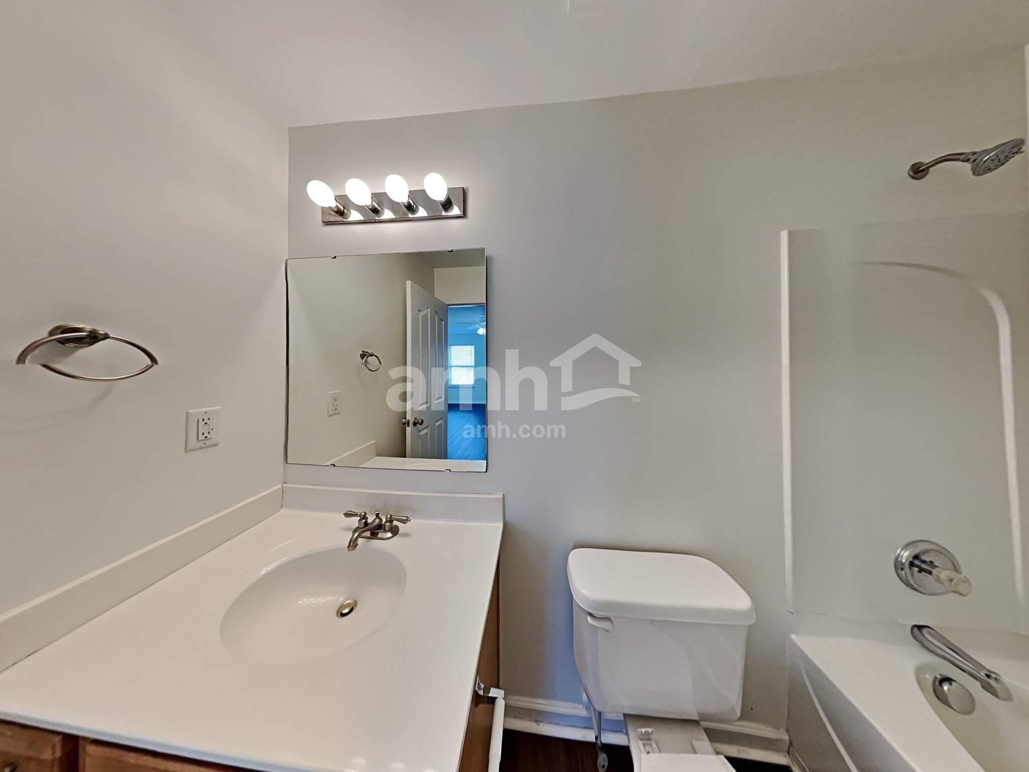 Building Photo - 104 Thorsen Dr