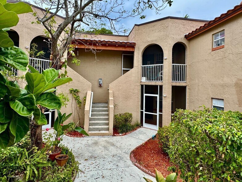 Building Photo - 334 SW 86th Ave