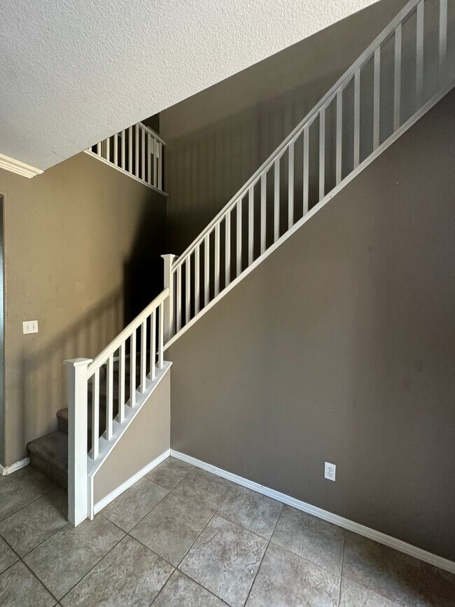 Building Photo - Beautiful Home in the Heart of Perris