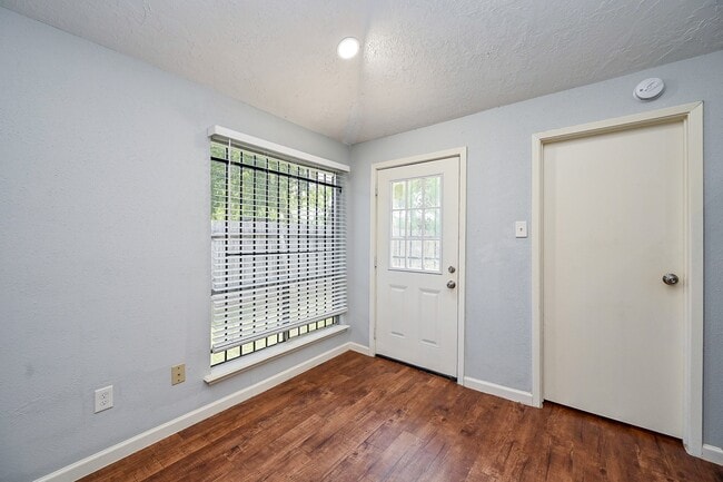 Building Photo - 6715 Greenyard Dr