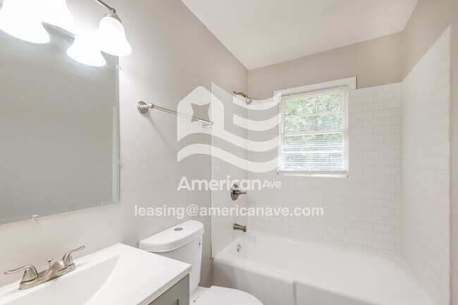 Building Photo - 4419 6th St E