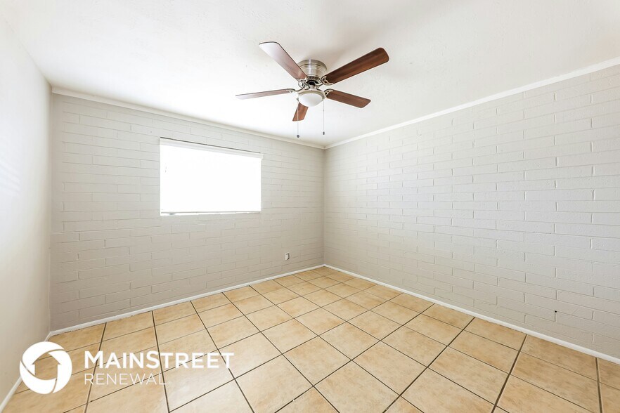 Building Photo - 3640 N 49th Dr