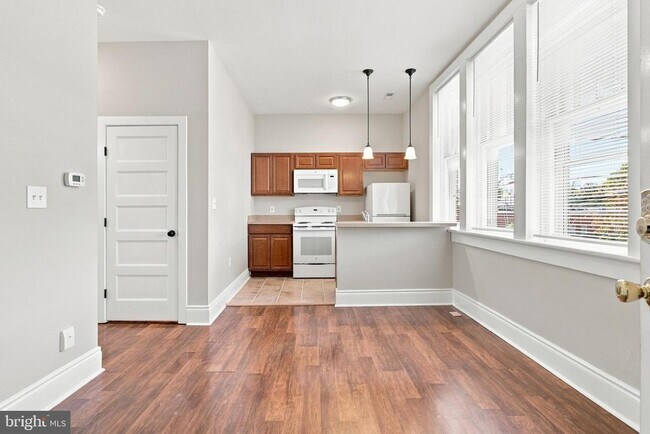 Building Photo - 132 N Braddock St