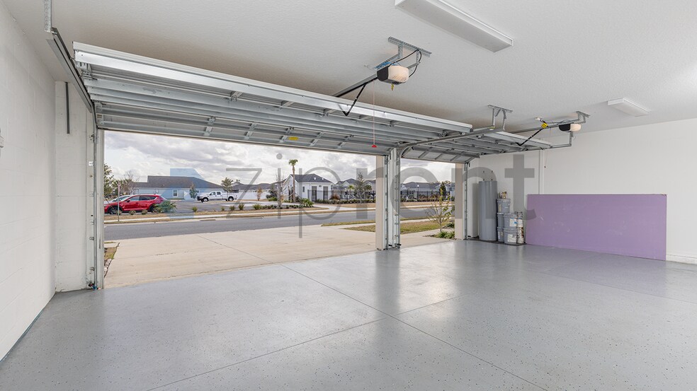 Building Photo - 5721 SW 92nd Pl