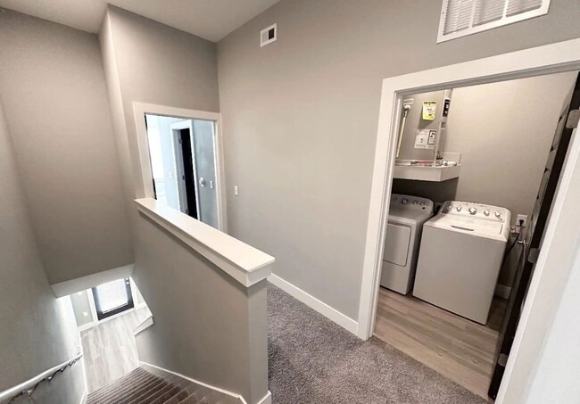 Building Photo - 5005 E Parmer Ln