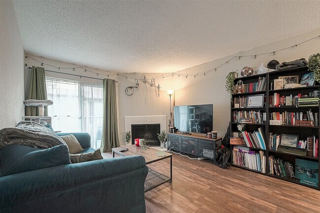 Building Photo - 2120 El Paseo St