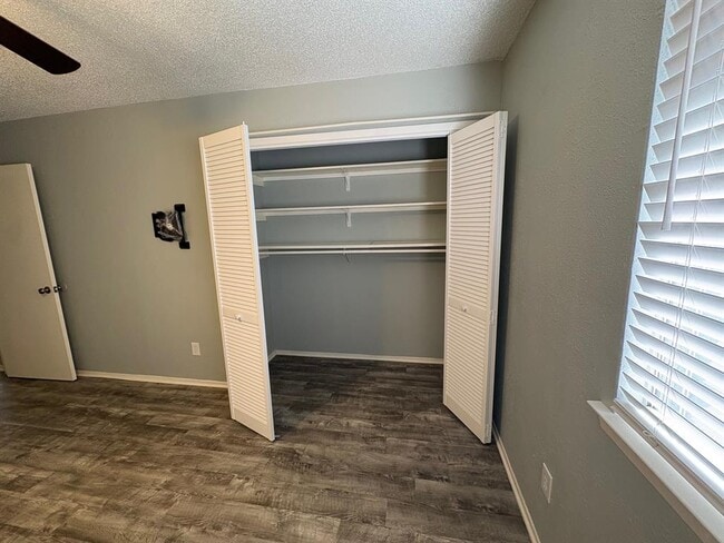 Building Photo - 317 W William Cannon Dr