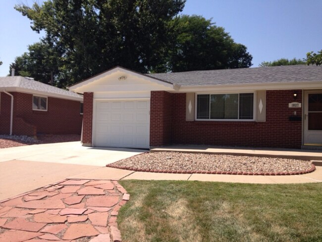 Building Photo - Fabulous Lakewood Home!