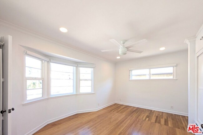 Building Photo - 601 9th St