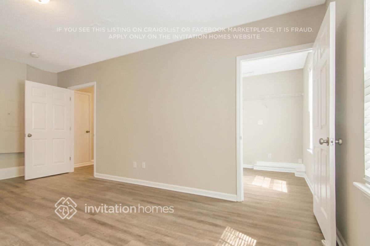 Building Photo - 2831 Bombay Dr