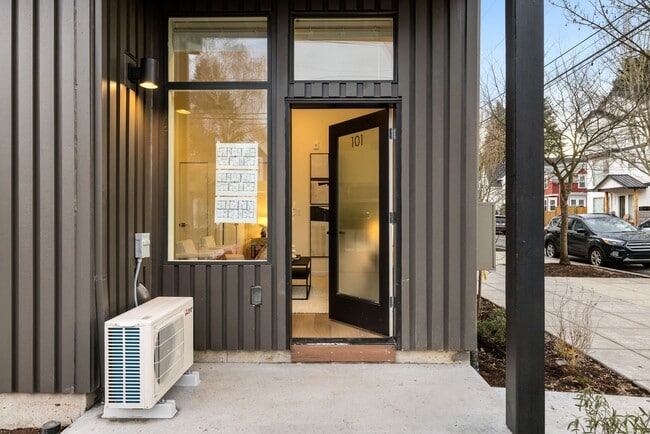 Interior Photo - SE 11th & Tenino Apartments