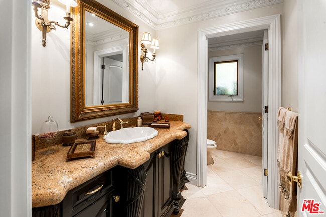 Building Photo - 1845 Loma Vista Dr