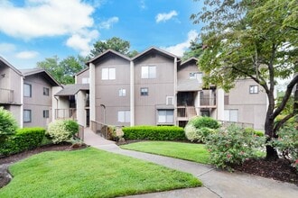 Building Photo - Charming First Floor Condo Available for Rent