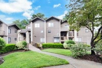 Building Photo - Charming First Floor Condo Available for Rent